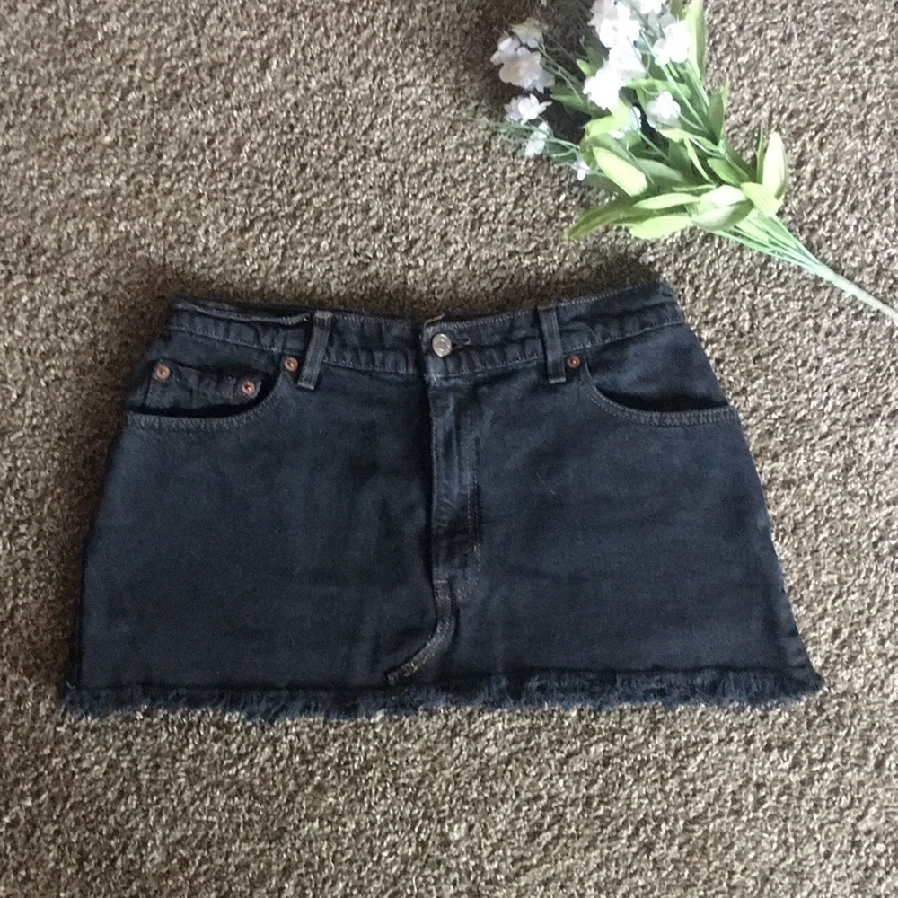 Levi’s Black denim skirt